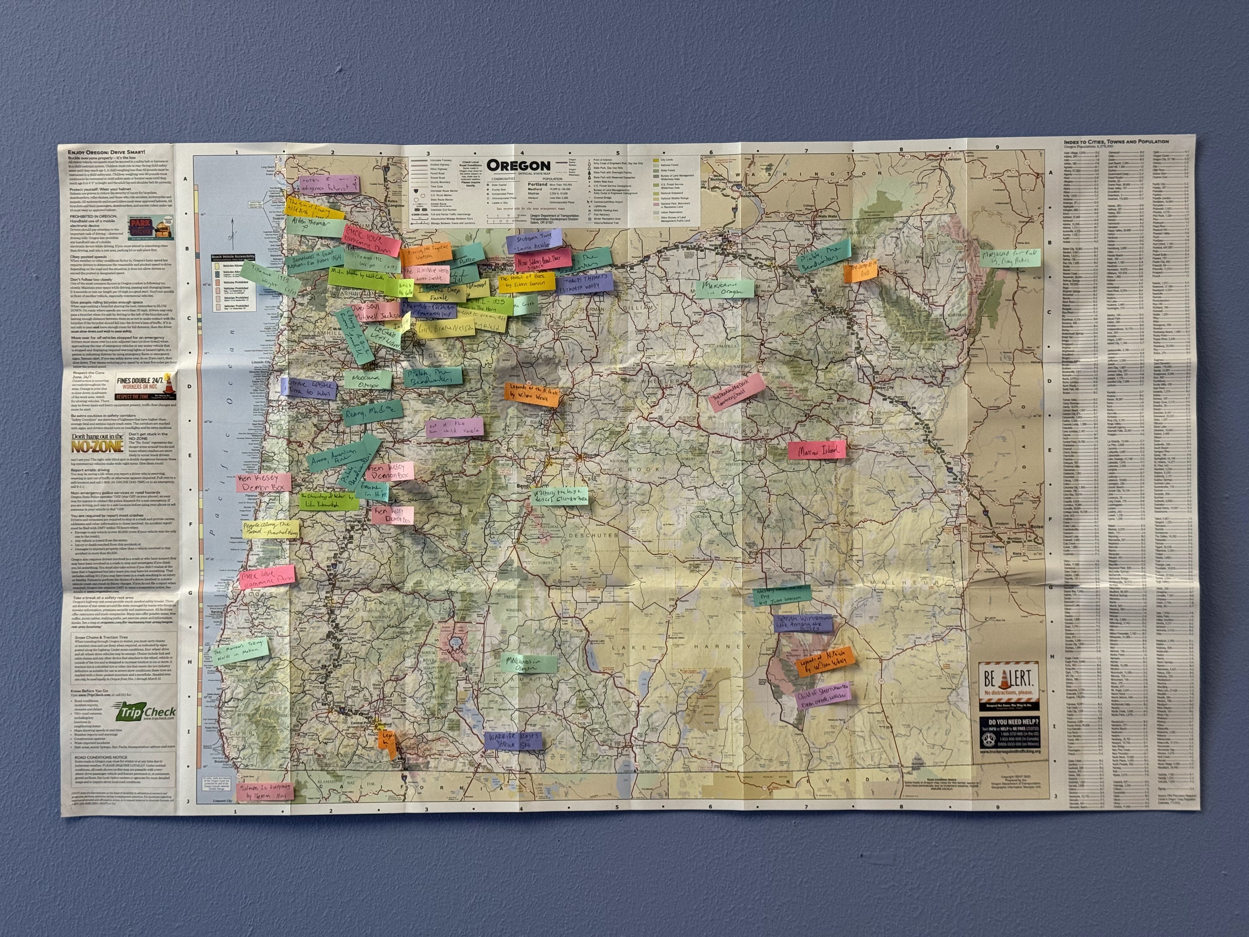 Map of Oregon with post it flags